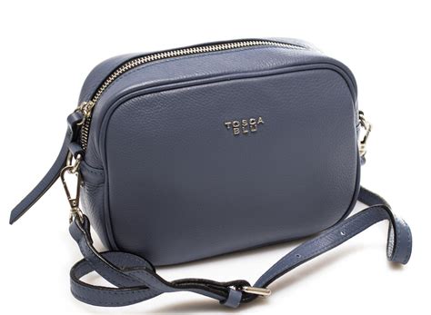 Donna con borsa Tosca Blu