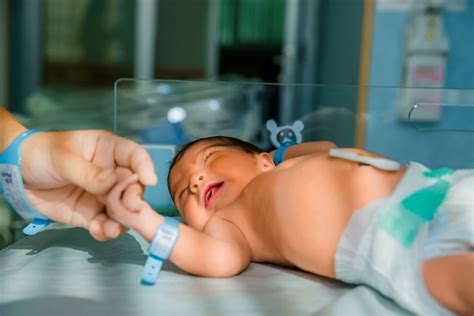 Neonato che respira