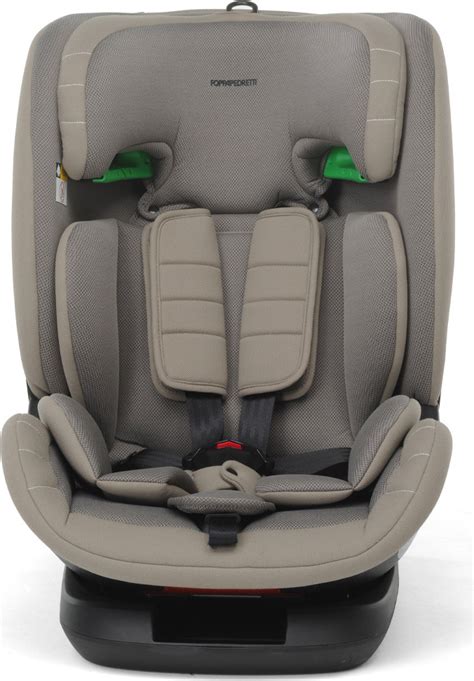 Pulizia cinghie seggiolino auto