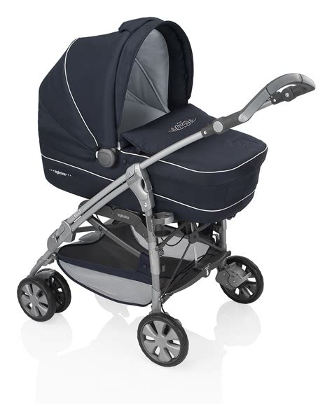 Famiglia con passeggino Inglesina Otutto