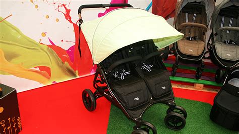 Panoramica della gamma passeggini Valco Baby in contesti urbani