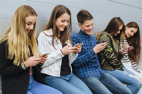 Discussione social sullo smartphone