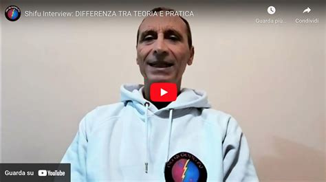 rappresentazione stilizzata dell'equilibrio tra teoria e pratica professionale