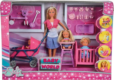 Steffi Love family in car with baby accessories