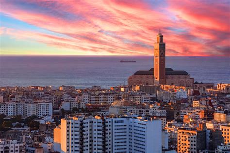 Una panoramica urbana di Casablanca, centro nevralgico delle contraddizioni sociali marocchine
