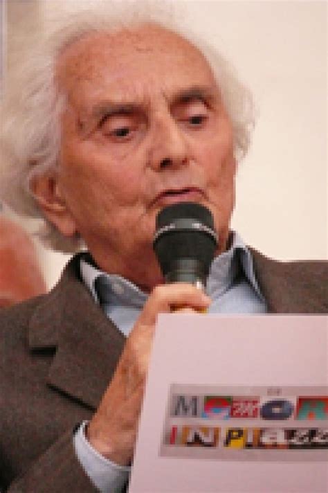 Saverio Tutino in uniforme da partigiano e successivamente come giornalista