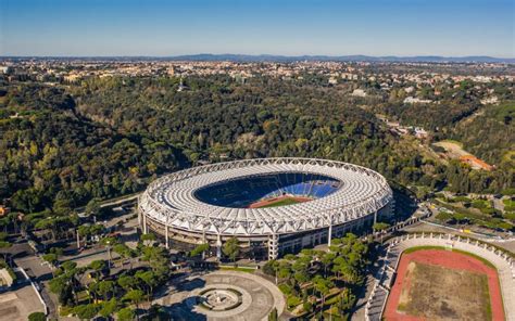Veduta aerea storica dello Stadio Olimpico di Roma con il complesso del Foro Italico