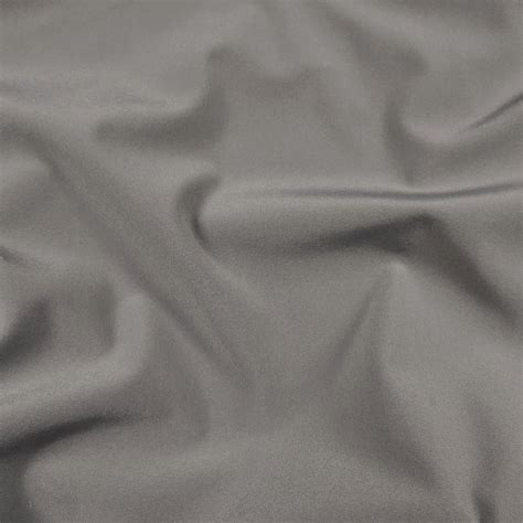 Sezione trasversale di tessuto tecnico impermeabile e traspirante utilizzato per abbigliamento da sci