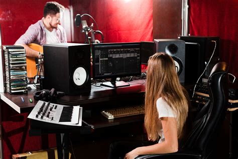 Lana Del Rey in uno studio di registrazione