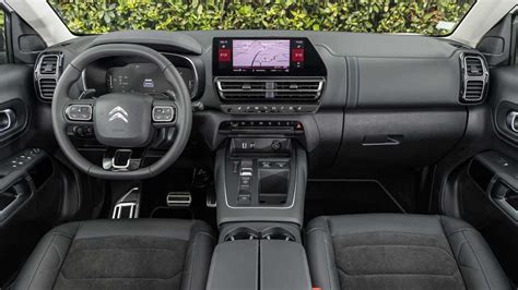 Interni e plancia digitale della Citroën C5 X