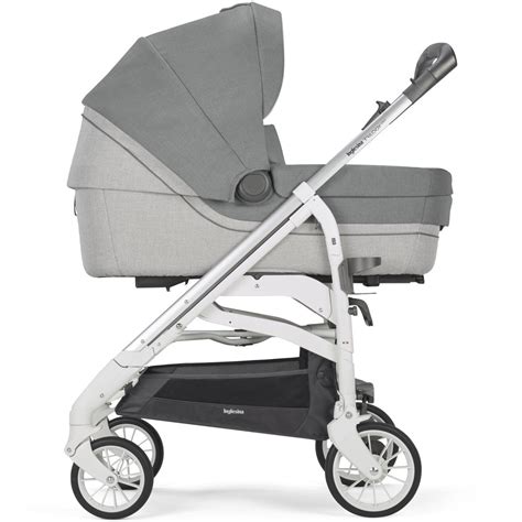Inglesina Trilogy Carrycot features