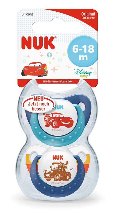 Ciuccio ortodontico NUK nella bocca di un bambino