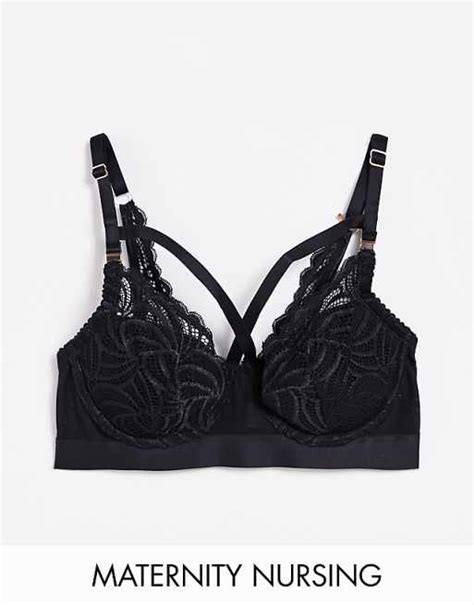 Dettaglio di un reggiseno da allattamento con spalline larghe e coppa apribile
