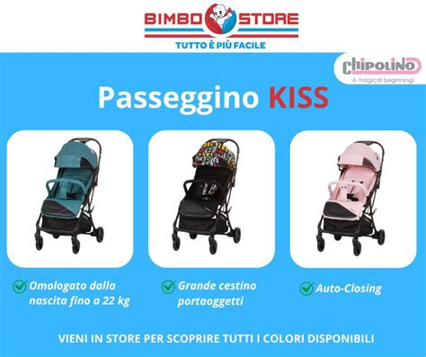 genitori che scelgono il passeggino perfetto in un negozio specializzato
