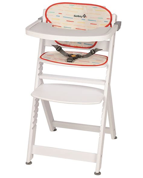 Seggiolone evolutivo Safety 1st in ambiente domestico con bambino