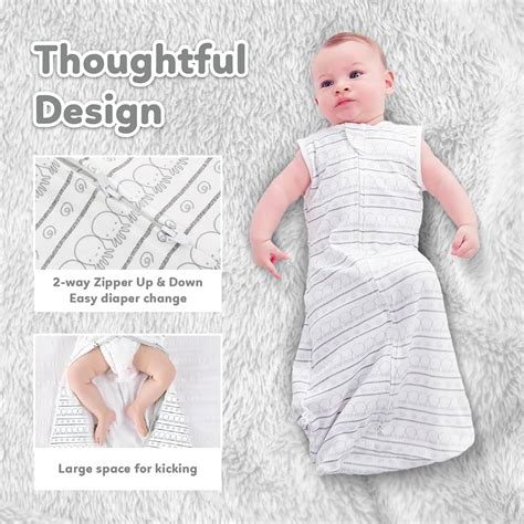 Neonati avvolti in uno swaddle