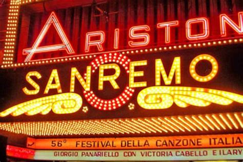 dettagli Saint Laurent sul palco dell'Ariston