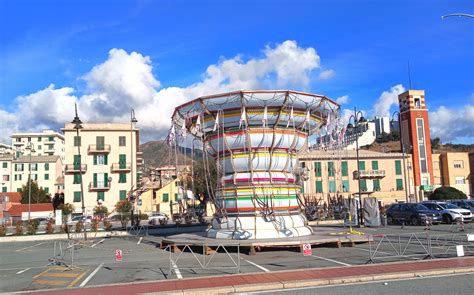 Schema costruttivo di una giostra a seggiolini