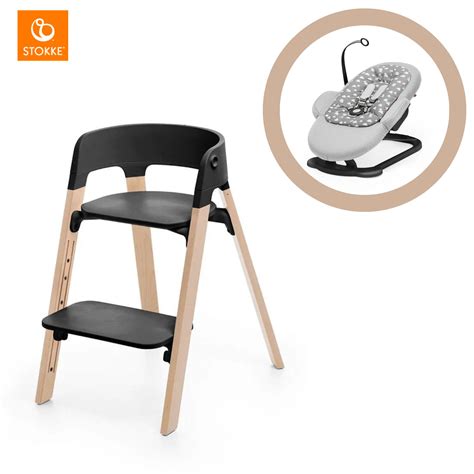 Immagine di un seggiolone 3in1 che mostra le diverse configurazioni: sdraietta, seggiolone, sedia