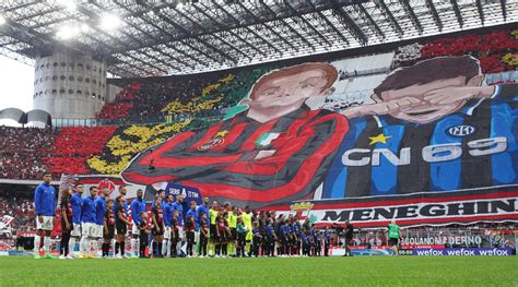 Derby di Milano in notturna