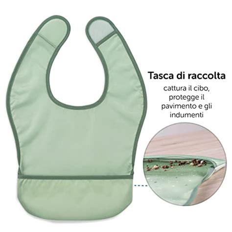Dettaglio chiusura in velcro di un bavaglino