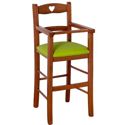 seggiolone in legno con materassino imbottito in un ambiente educativo colorato e luminoso