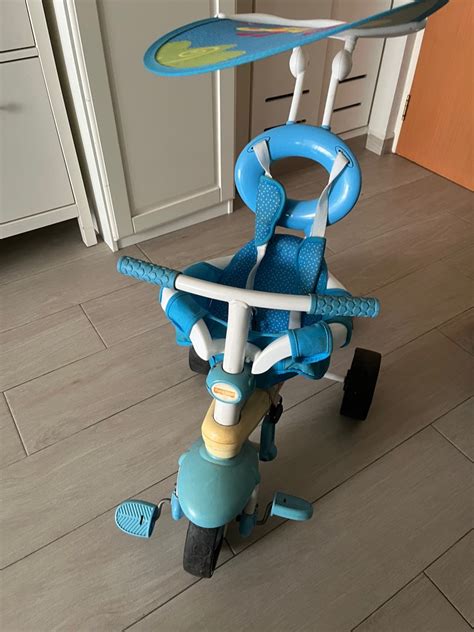 Magical tricycle for Sim babies