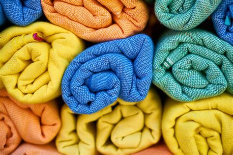 schema dei tessuti traspiranti a confronto: cotone jersey vs cotone interlock felpato