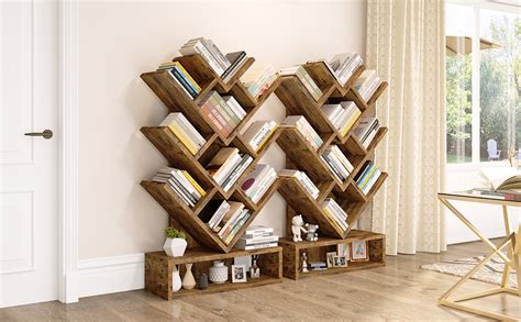 Scaffalatura in legno massiccio con disposizione tematica dei libri