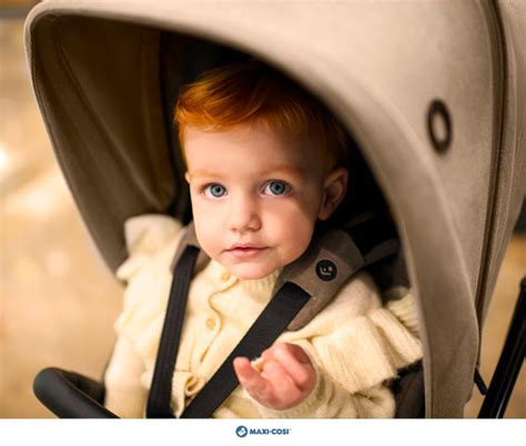 Bambino comodamente sdraiato nel Maxi-Cosi Leona2 Luxe