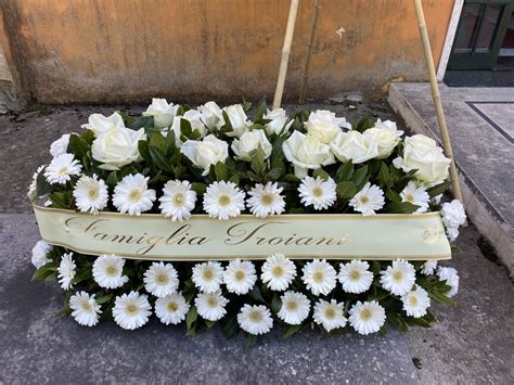 Dettaglio del cuscino funebre nel dipinto del Genovesino