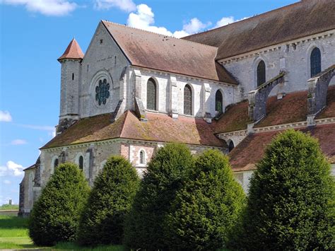 Architettura essenziale dell'Abbazia di Cîteaux