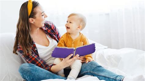 infografica che spiega come la lettura condivisa di poesie favorisca lo sviluppo sociale ed emotivo nei bambini in età scolare