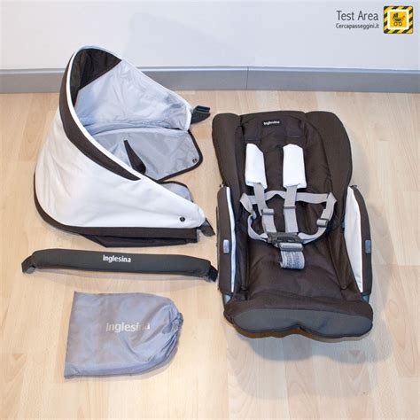 Dettaglio della seduta ergonomica e della capottina estensibile del modello Quad