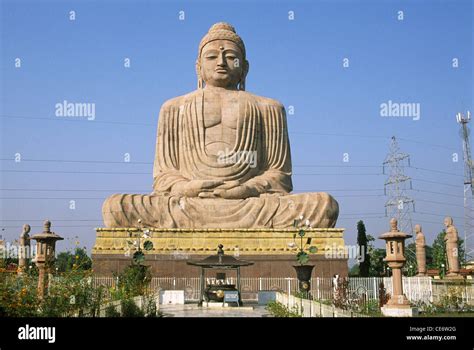 Statua del Buddha in meditazione