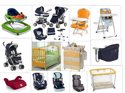 Un collage di accessori Peg Perego per passeggini e seggiolini auto