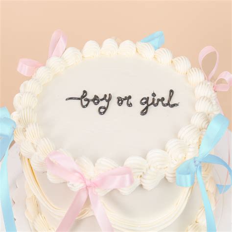 torta gender reveal con interno colorato