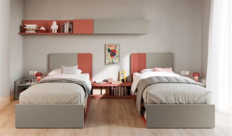 Cameretta minimalista con accenti vivaci