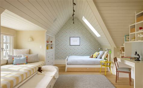 cameretta mansarda stile scandinavo