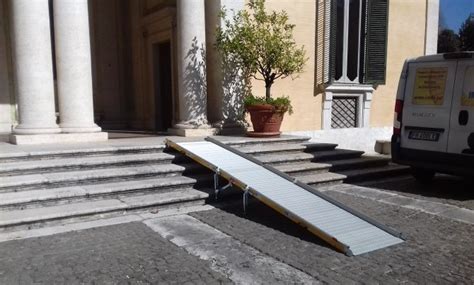 Servizi offerti in spiaggia: rampe per disabili e aree dedicate