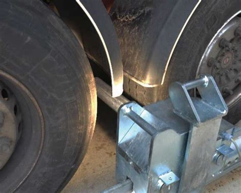 Dettaglio delle ruote e del sistema di bloccaggio del Chicco Ohlalà 2