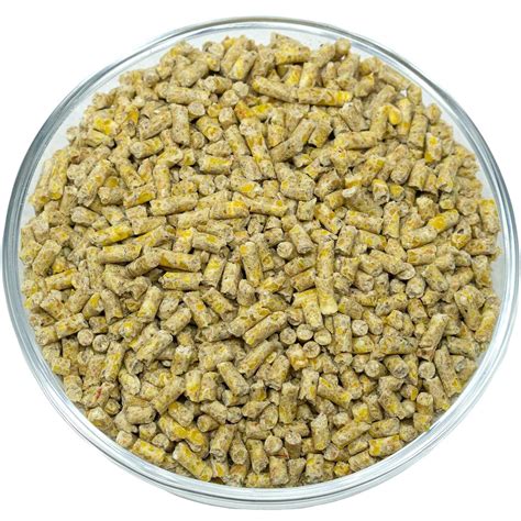 Dettaglio di mangime in pellet o sfarinato per vitelli