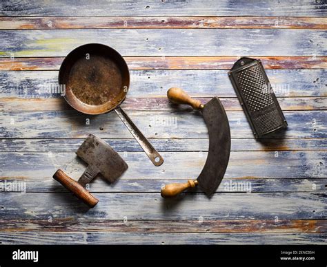 Antichi utensili in legno e fuoco