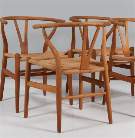 Sedia Wishbone (CH24) di Hans J. Wegner