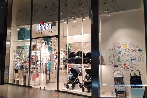 Vari prodotti Chicco in un negozio