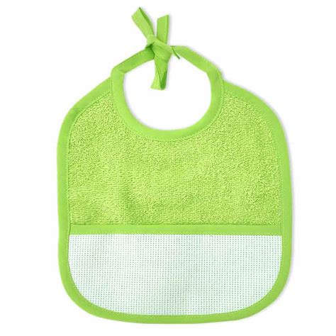 Dettaglio di un bavaglino in cotone verde