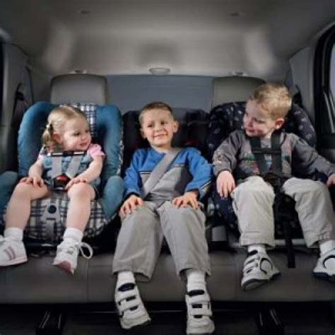Bambini in auto con sistemi di ritenuta