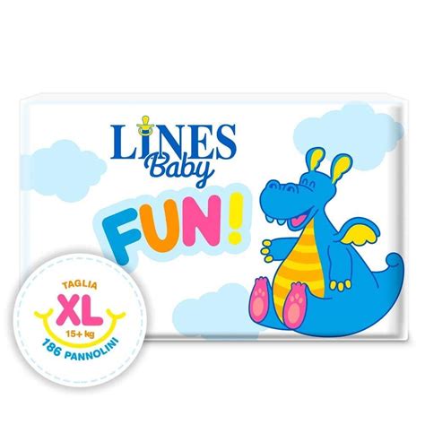 Un bambino che indossa un pannolino Lines Baby FUN!