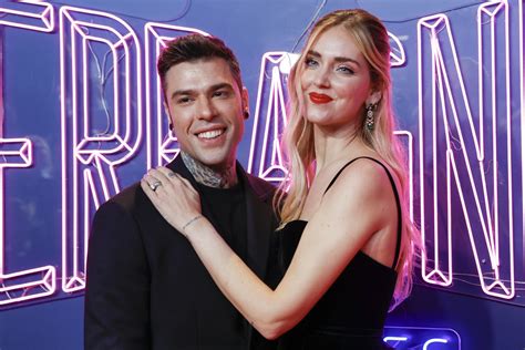 Chiara Ferragni e Fedez comunicano con i fan durante la gravidanza di Leone