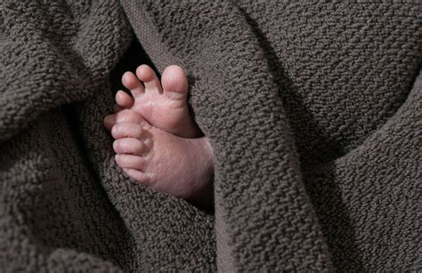 rappresentazione concettuale del lutto perinatale e della maternità